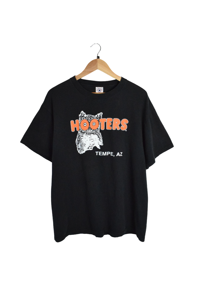 Vintage Black Hooters T-Shirt