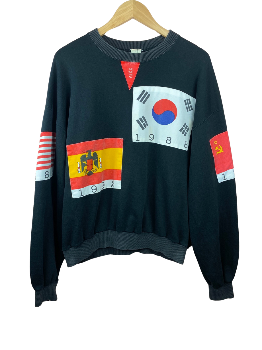 Vintage 1980’s Olympic Games Flag Patch Black Sweatshirt (Medium)